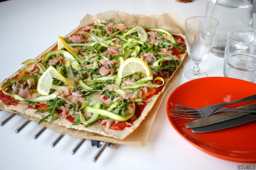 Lax- och sparrispizza