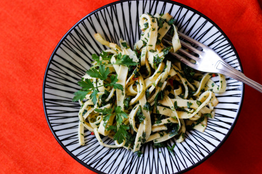 Lesscarbspasta med chimichurri