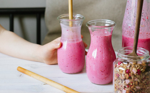 hallon- och kardemummasmoothie