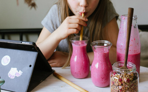 Mejerifri smoothie med kokos och hallon