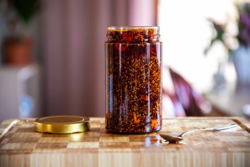 Burk med hemmagjord crispy chili oil