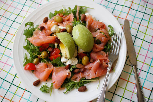Sallad med lax och fetaost