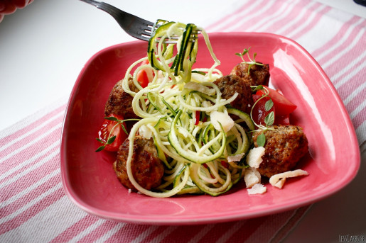 Zoodles med timjanköttbullar